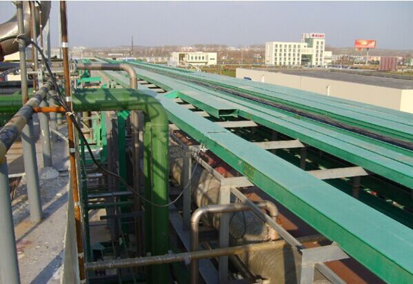 吉林油厂玻璃钢桥架铺设展示