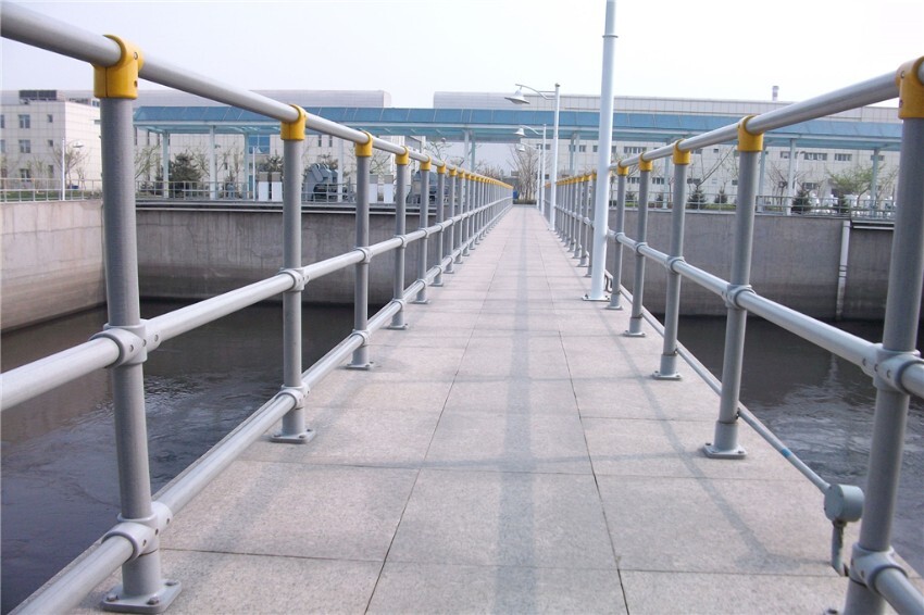 齐齐哈尔玻璃钢污水处理厂走道护栏